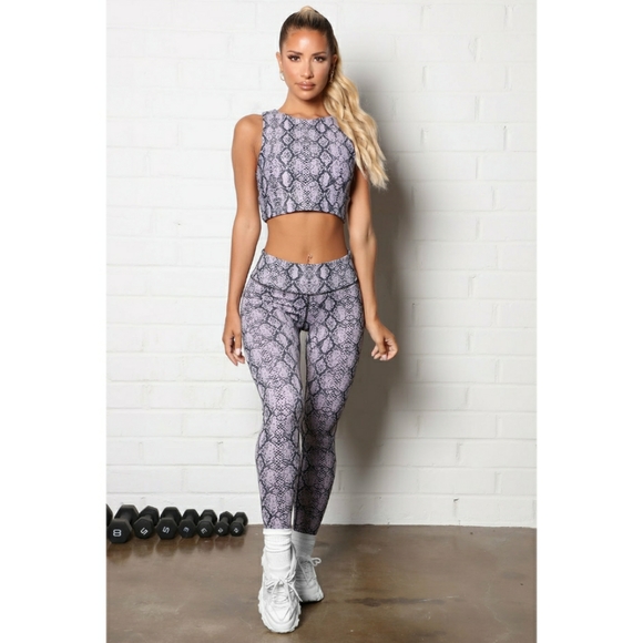 Fashionnova 2 Piece Lavender Snake Skin Active Matching Set NWT - Picture 2 of 8